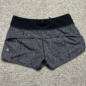 Lululemon Speed Up Shorts 2.5in, Size 4